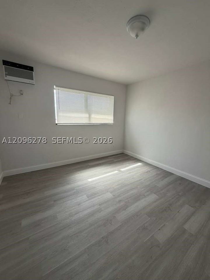 1642 Sw 7th St #5 - Photo 2 of 6