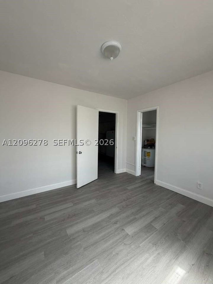 1642 Sw 7th St #5 - Photo 3 of 6