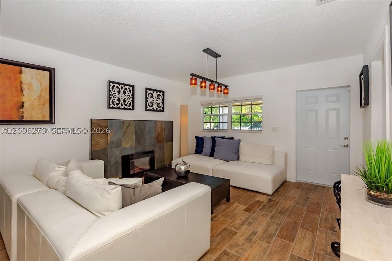 118 Nw 35th St - Photo 3 of 19