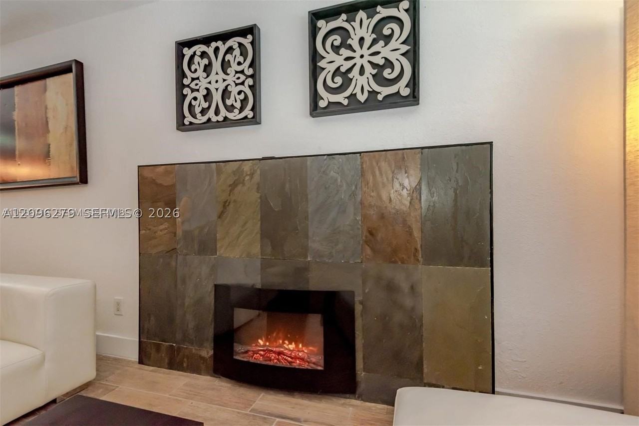 118 Nw 35th St - Photo 4 of 19