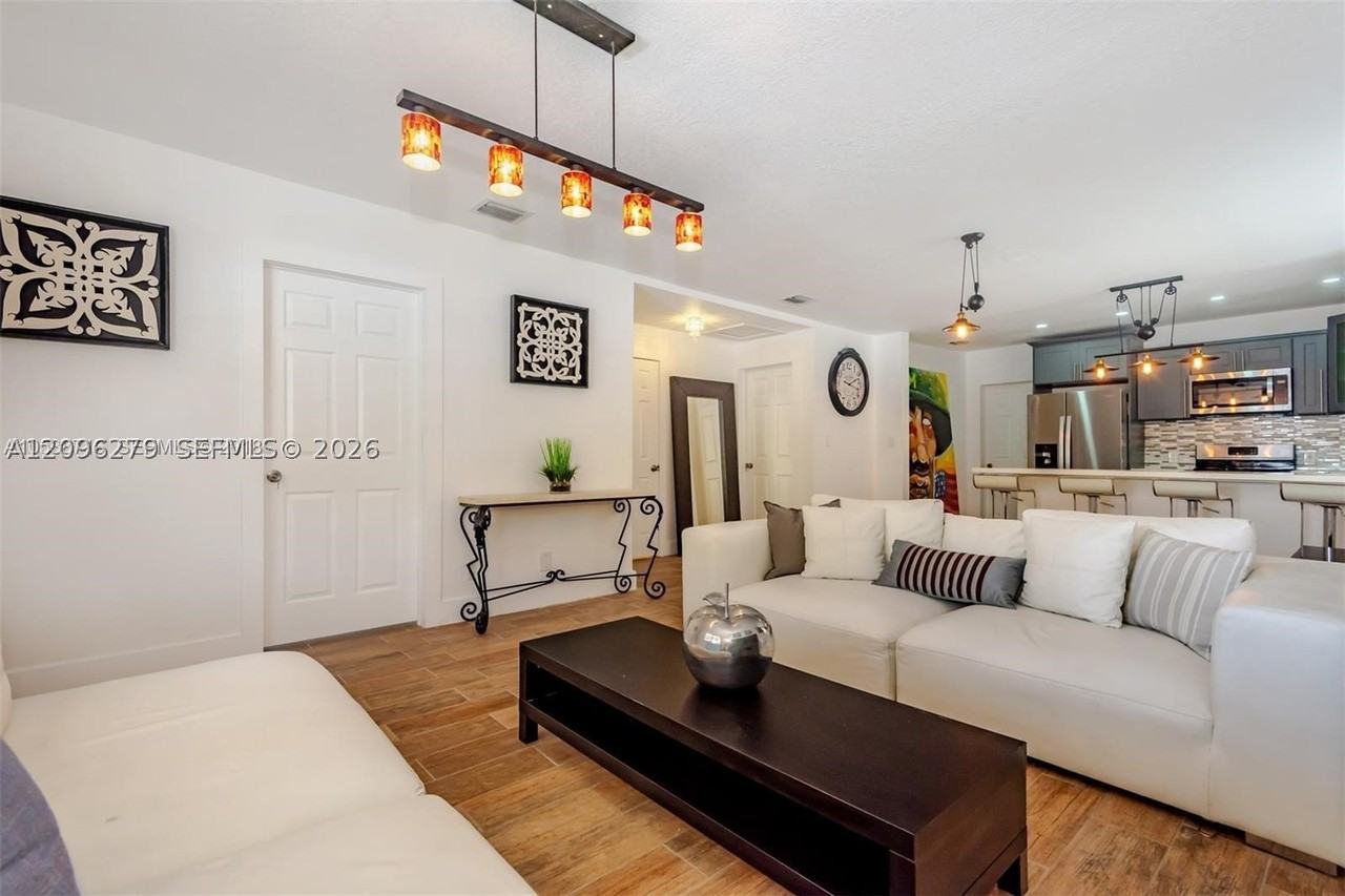 118 Nw 35th St - Photo 5 of 19