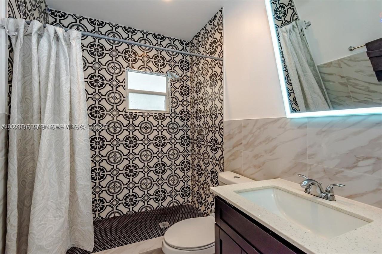 118 Nw 35th St - Photo 6 of 19