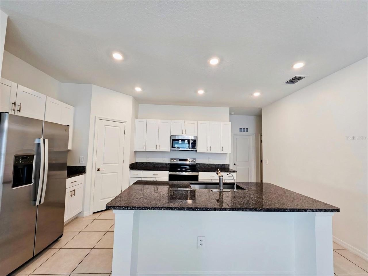 13124 Calcite Blue Ave - Photo 3 of 21