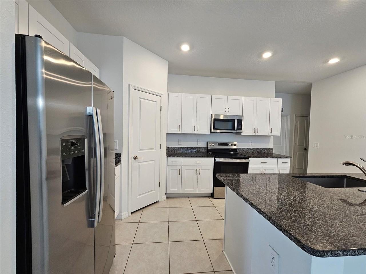 13124 Calcite Blue Ave - Photo 5 of 21