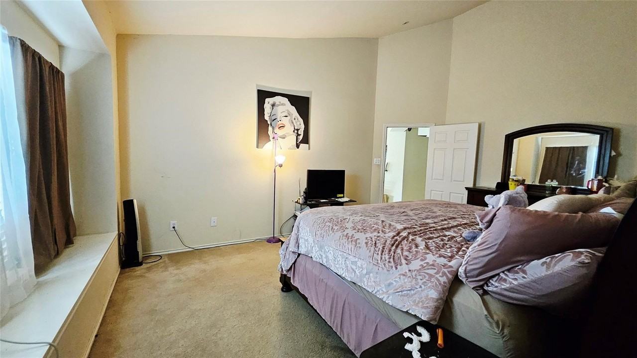 3121 Evangeline Rd - Photo 7 of 24