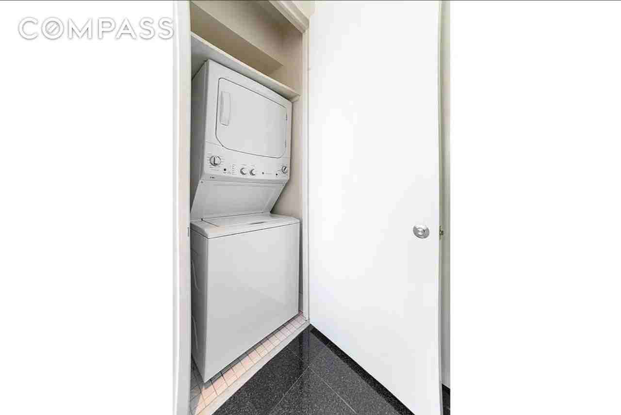 450 N End Ave #11C - Photo 6 of 9
