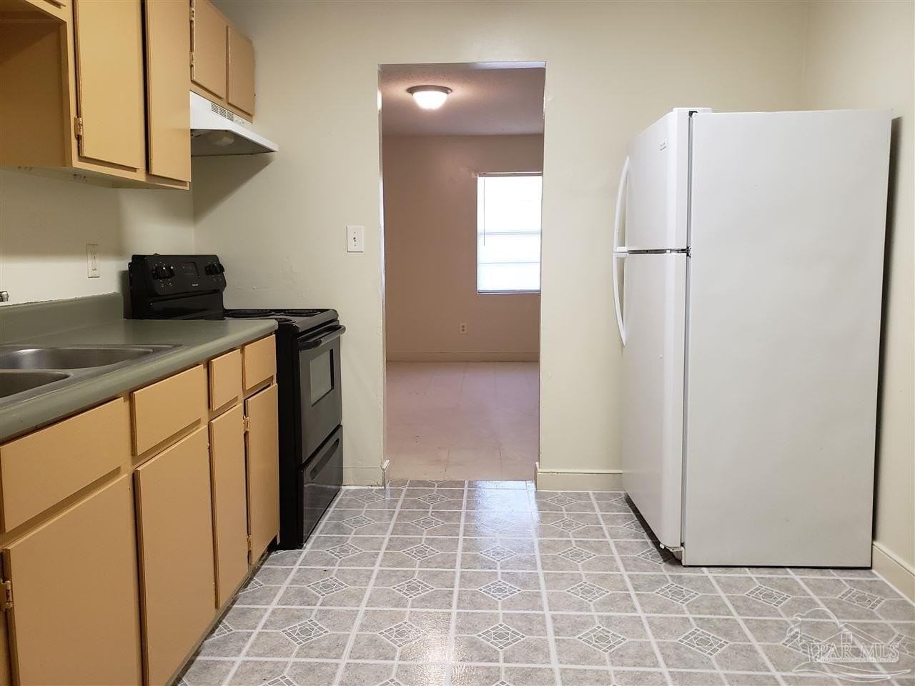 1250 Lake Dr - Photo 3 of 8