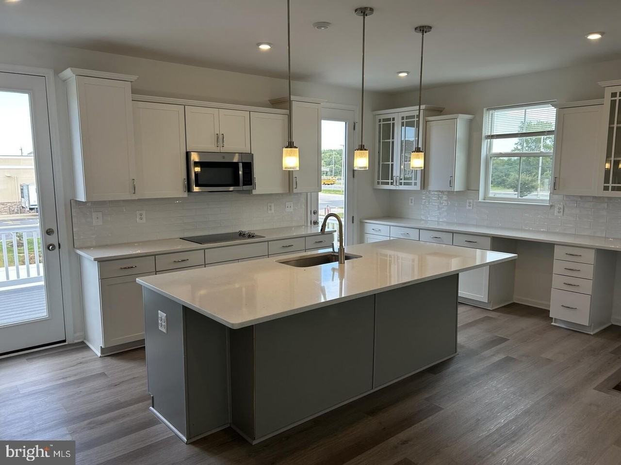531 Rosemary Cir - Photo 3 of 14