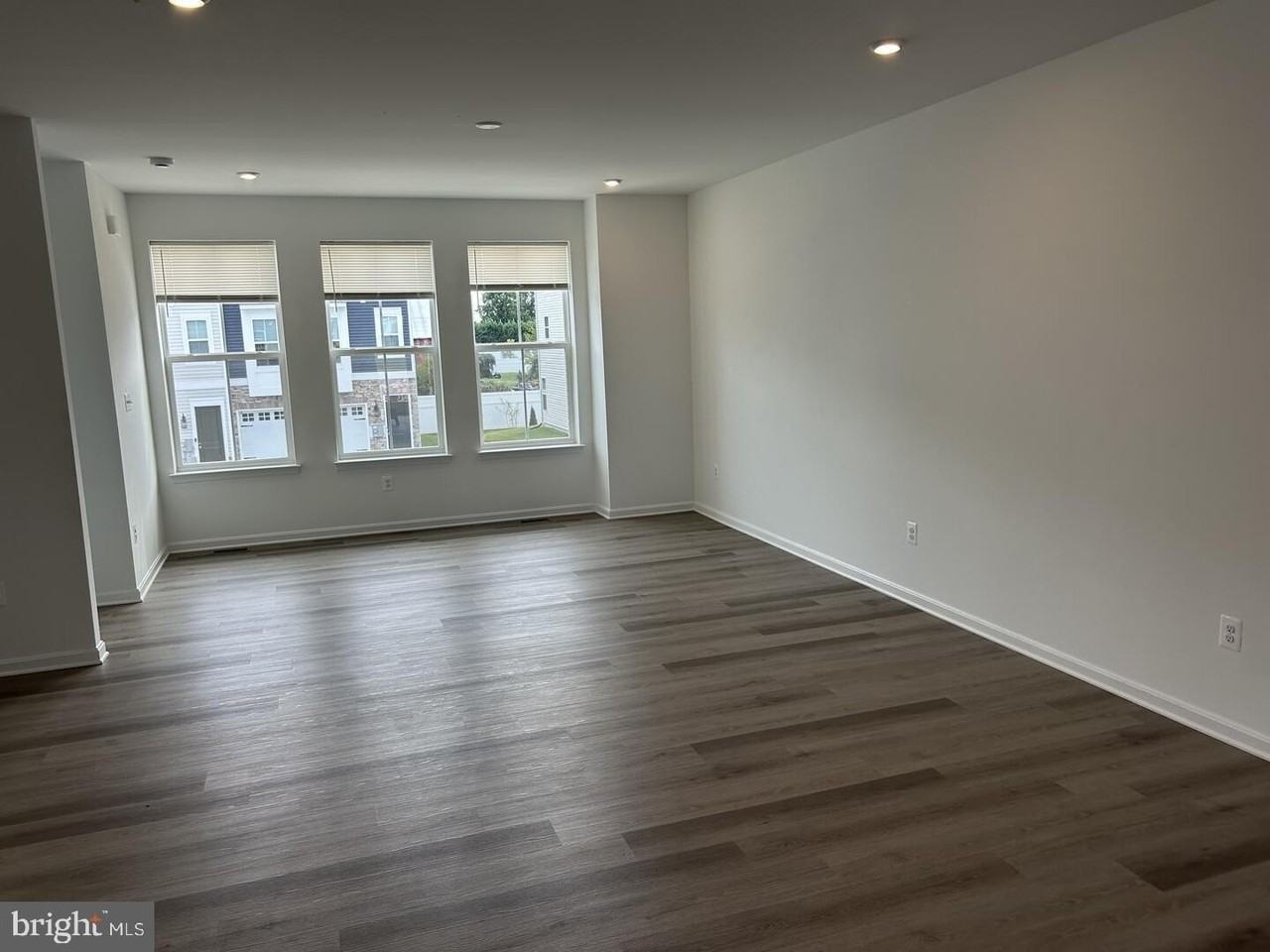531 Rosemary Cir - Photo 5 of 14
