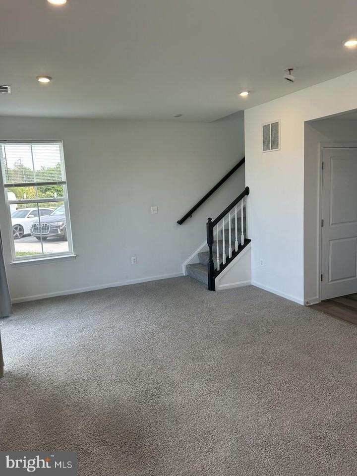 531 Rosemary Cir - Photo 7 of 14