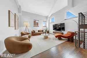 featured image of 305 2nd Ave #716
