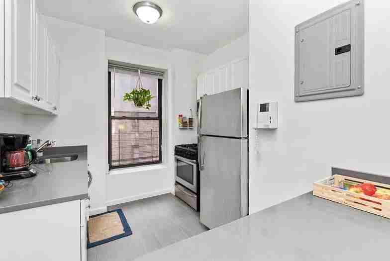 6 W 107th St #3A - Photo 6 of 7