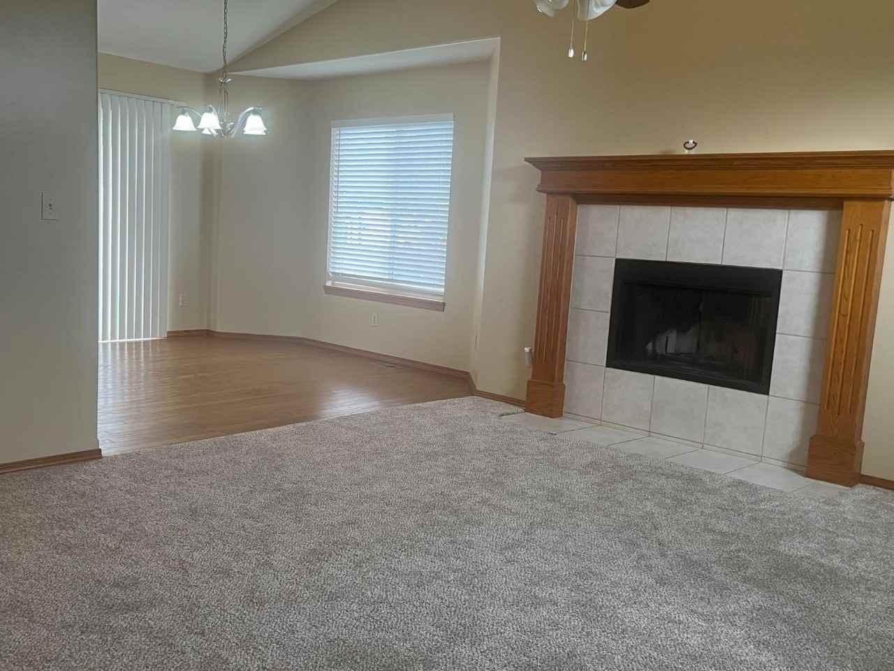 5402 S Victoria Ct - Photo 5 of 11