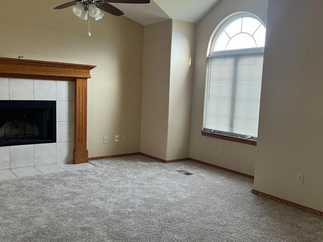 5402 S Victoria Ct - Photo 6 of 11