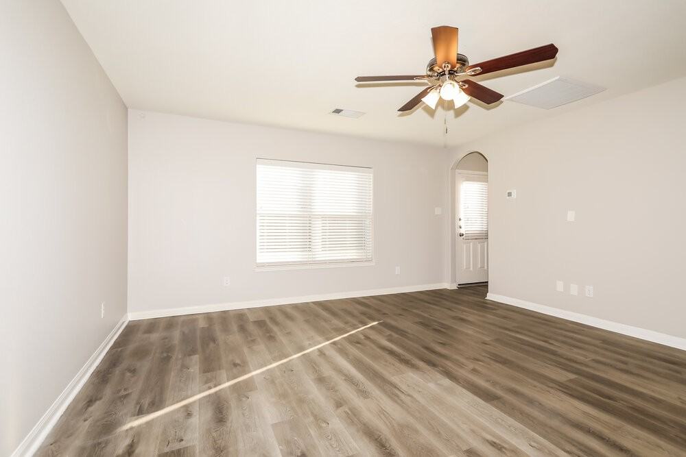 12039 Quartersawn Ln - Photo 4 of 16