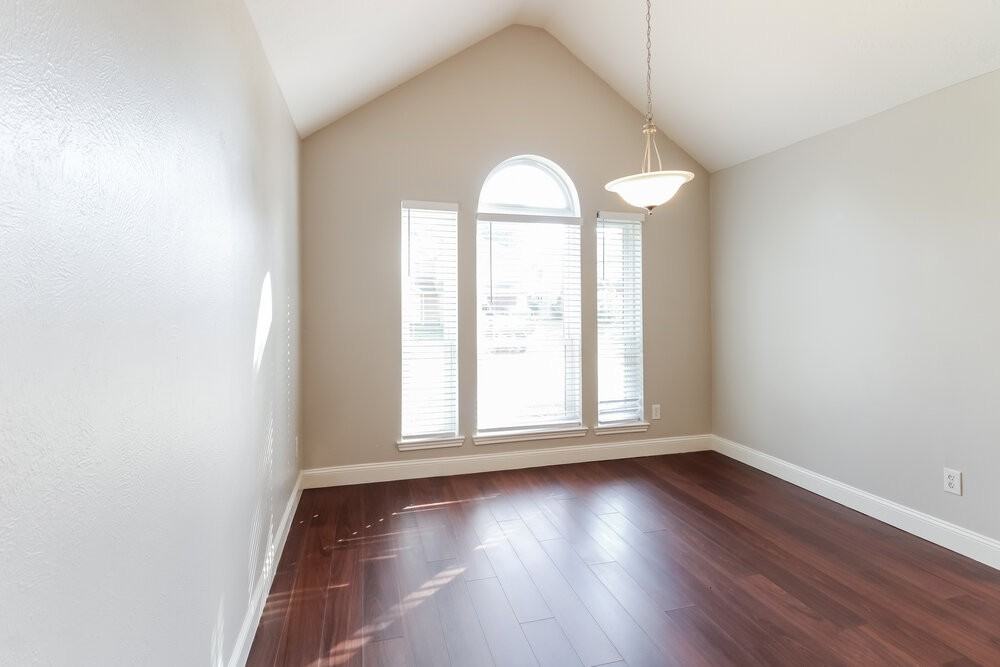 7523 Appleridge Ct - Photo 7 of 17
