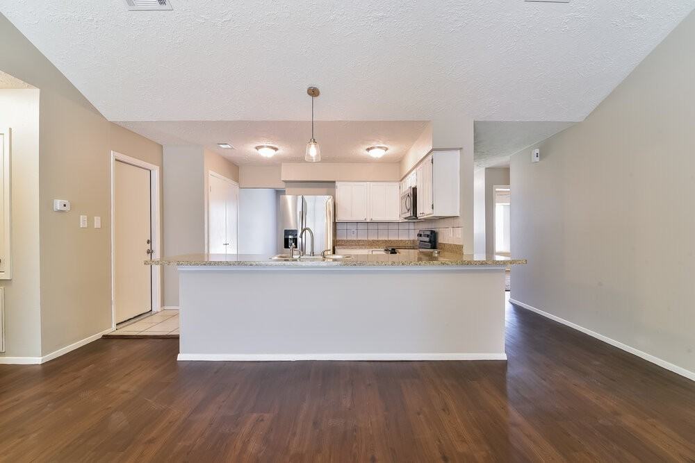 10311 Oak Limb Dr - Photo 4 of 15