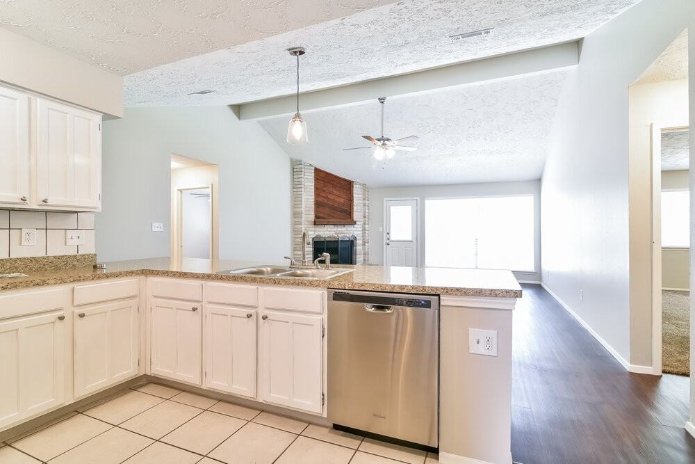 10311 Oak Limb Dr - Photo 6 of 15