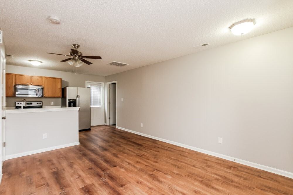 5805 Greenway Vista Ln - Photo 4 of 17