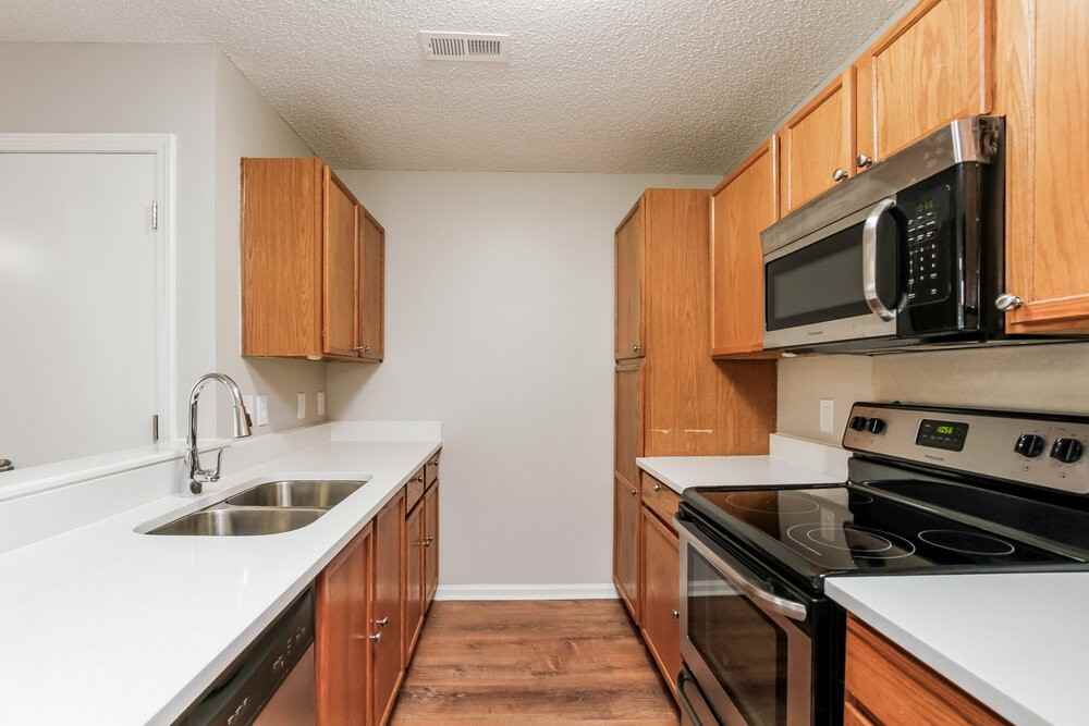 5805 Greenway Vista Ln - Photo 6 of 17