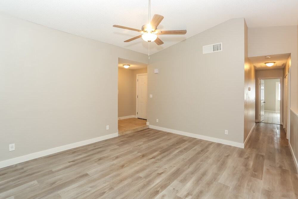 5221 Shady Grove Ln - Photo 4 of 16