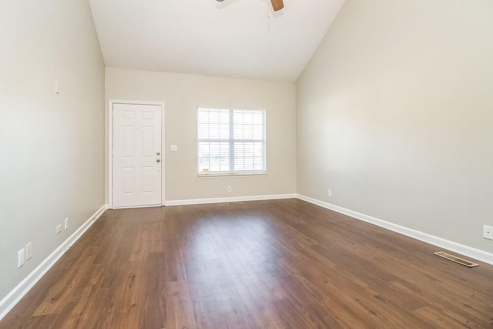 1033 Cedar Creek Village Rd - Photo 2 of 18