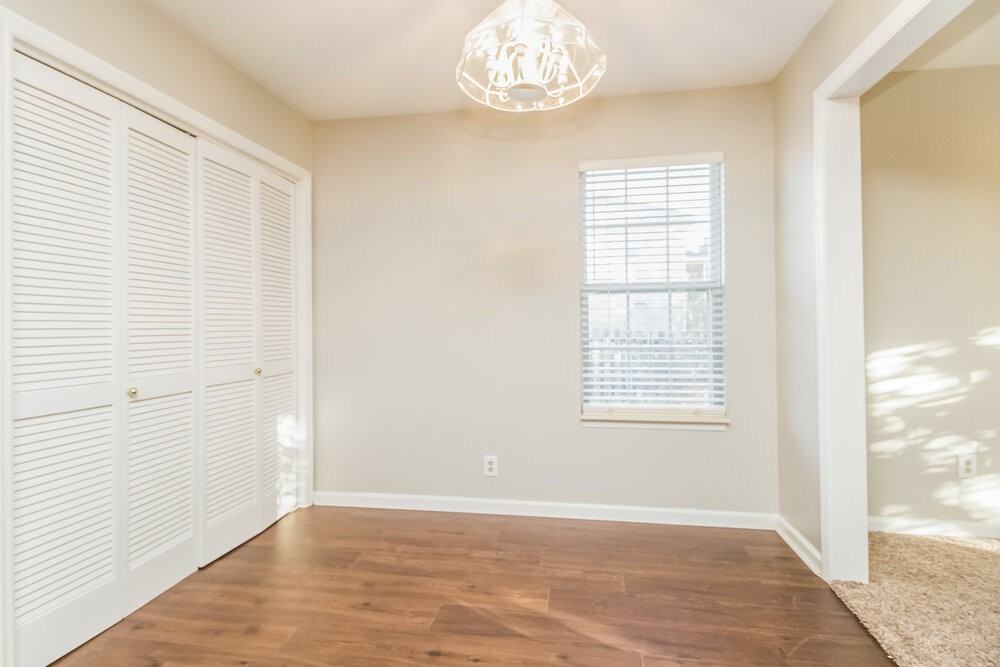 1033 Cedar Creek Village Rd - Photo 3 of 18