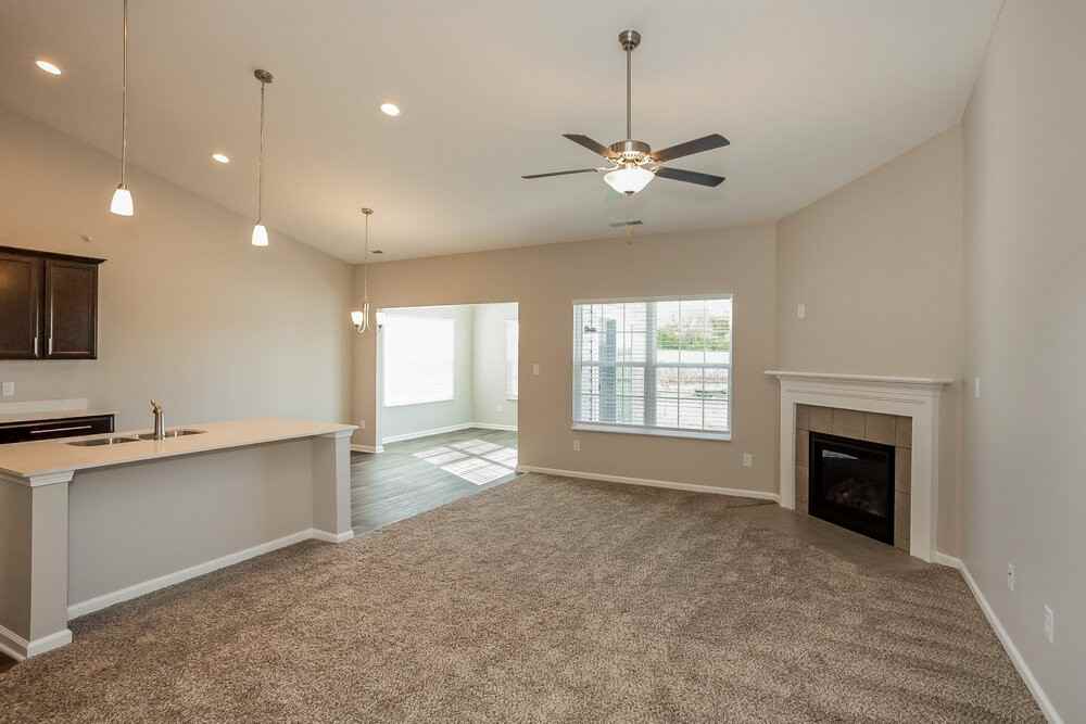 386 Thunderwood Dr - Photo 4 of 16