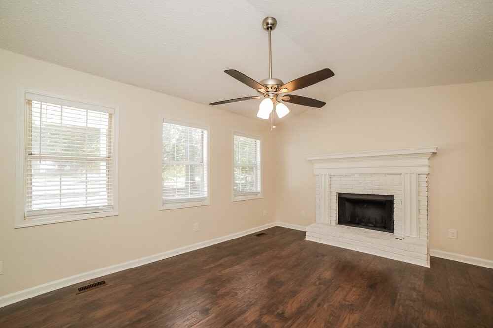 2984 Forest Ridge Ct - Photo 4 of 17