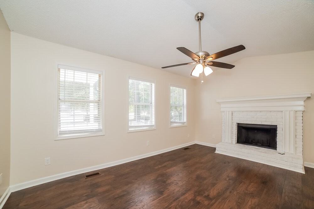 2984 Forest Ridge Ct - Photo 5 of 17