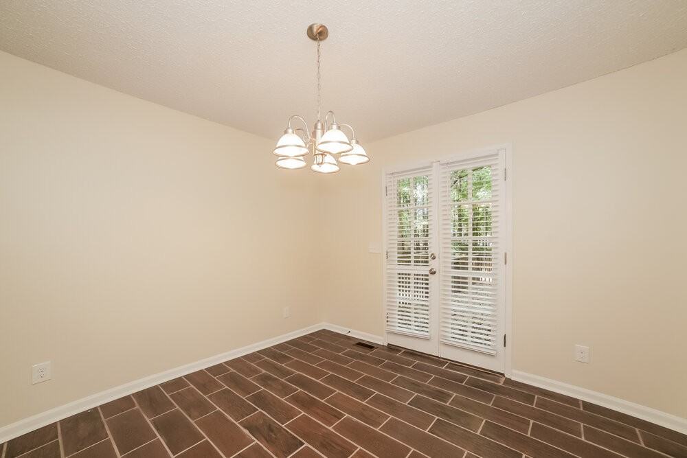 2984 Forest Ridge Ct - Photo 6 of 17