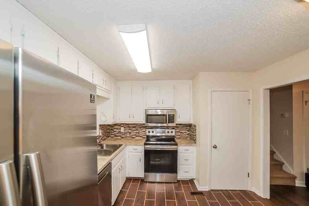 2984 Forest Ridge Ct - Photo 7 of 17