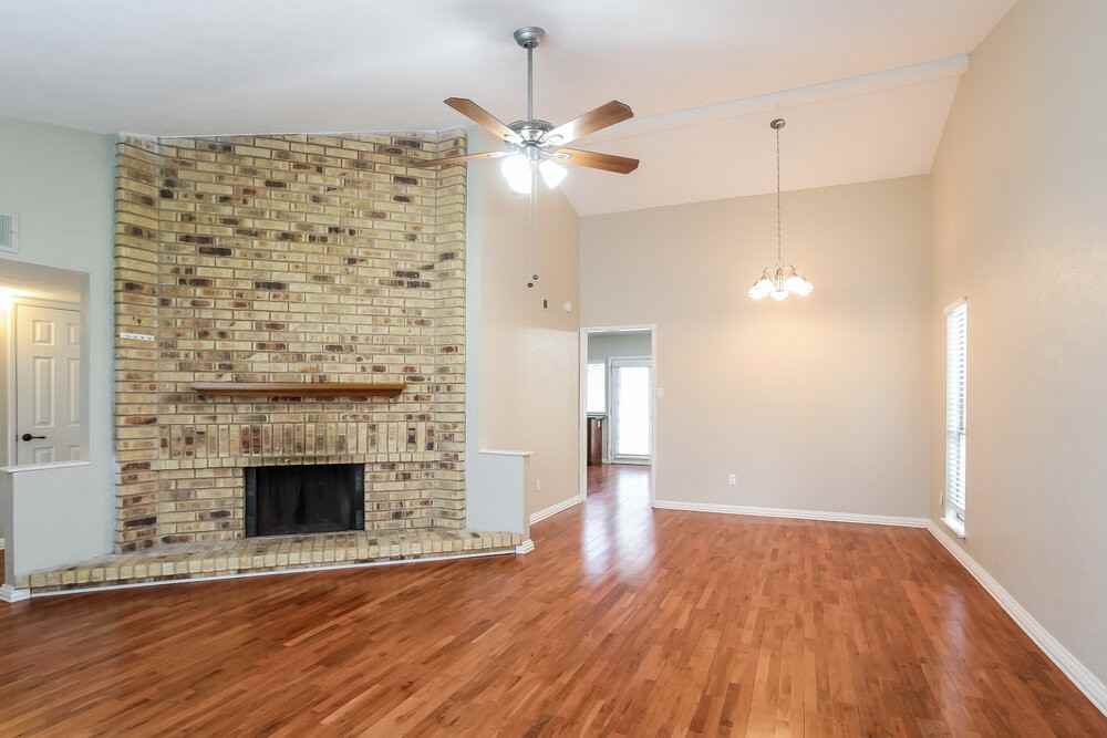 2854 Canary Ln - Photo 3 of 16