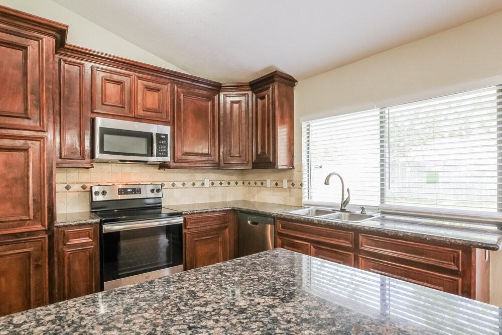 2854 Canary Ln - Photo 7 of 16