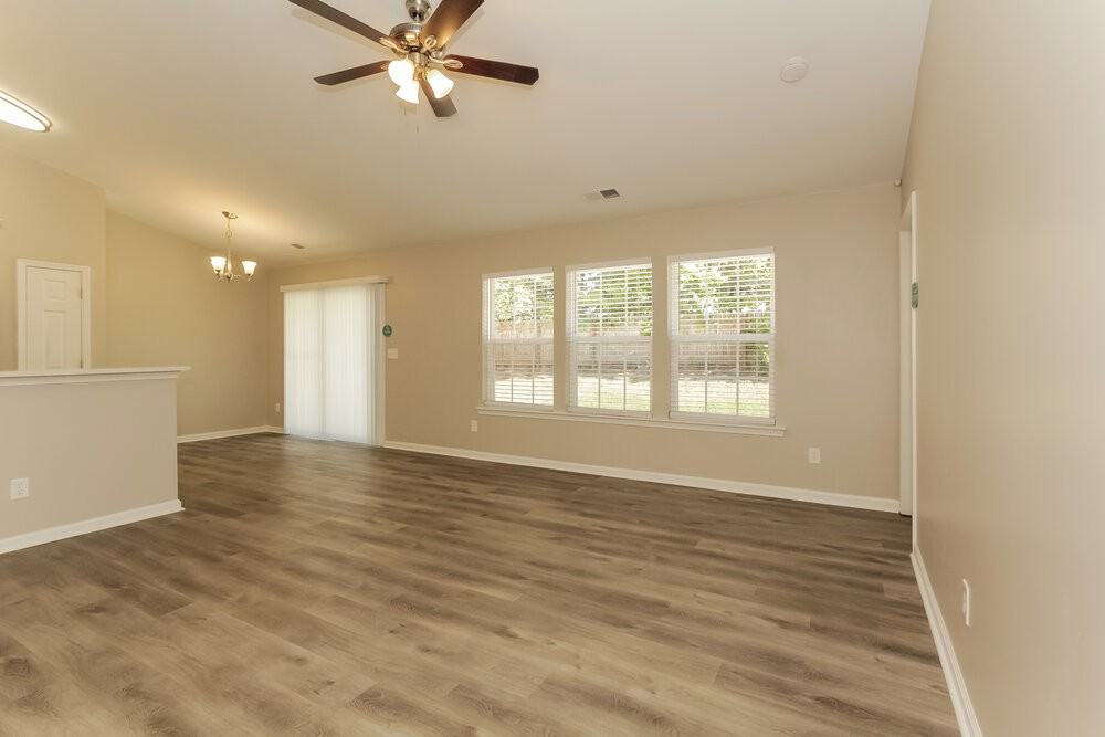 2115 Cool Springs Ct - Photo 6 of 17