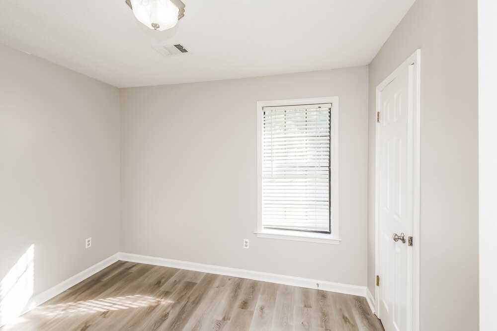 6943 Doefield Trl - Photo 5 of 17