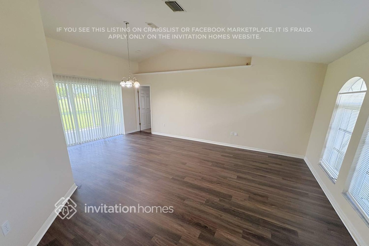 1124 Fergus Ln - Photo 3 of 12