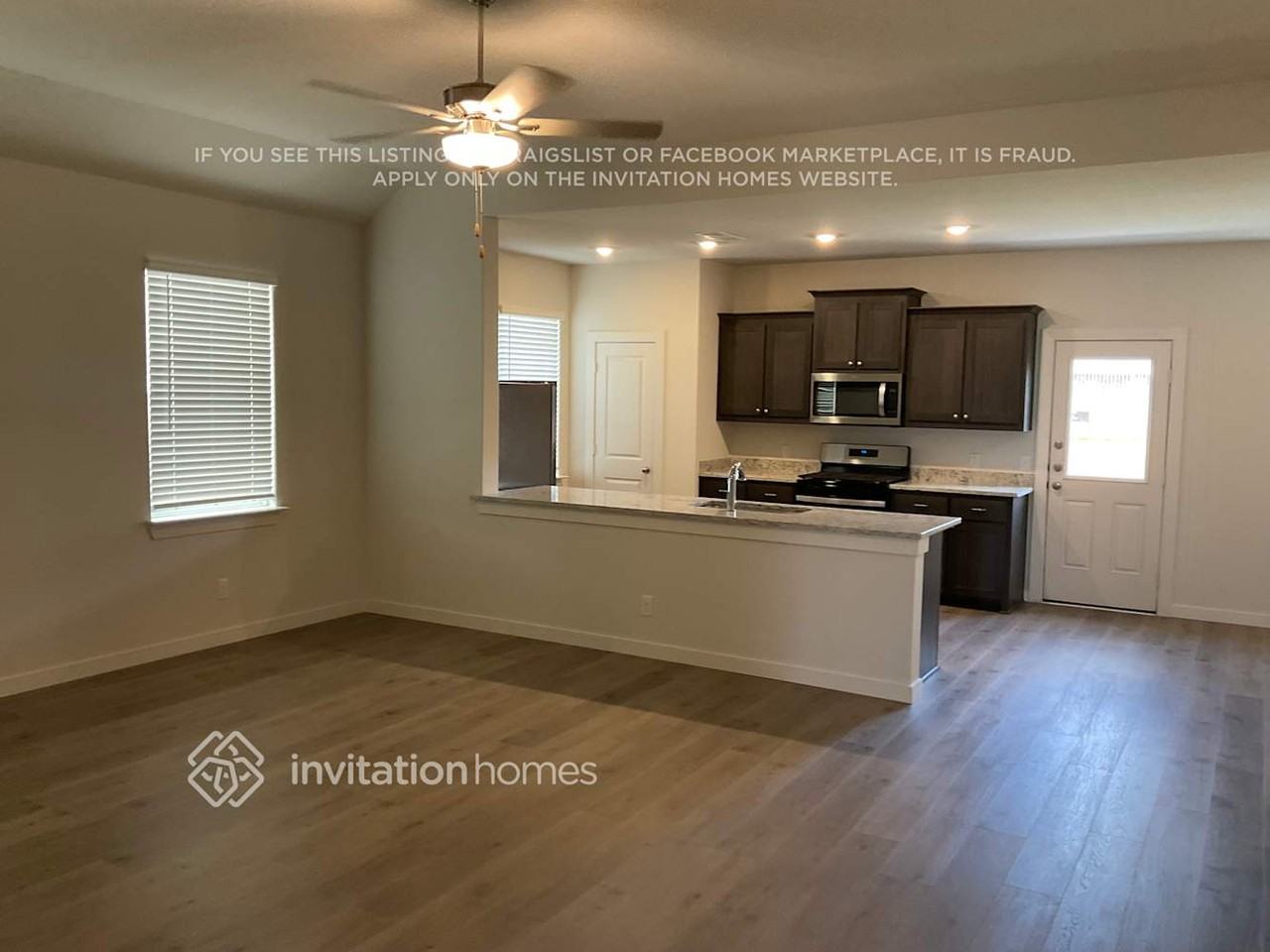 11221 Tolleson St - Photo 2 of 9