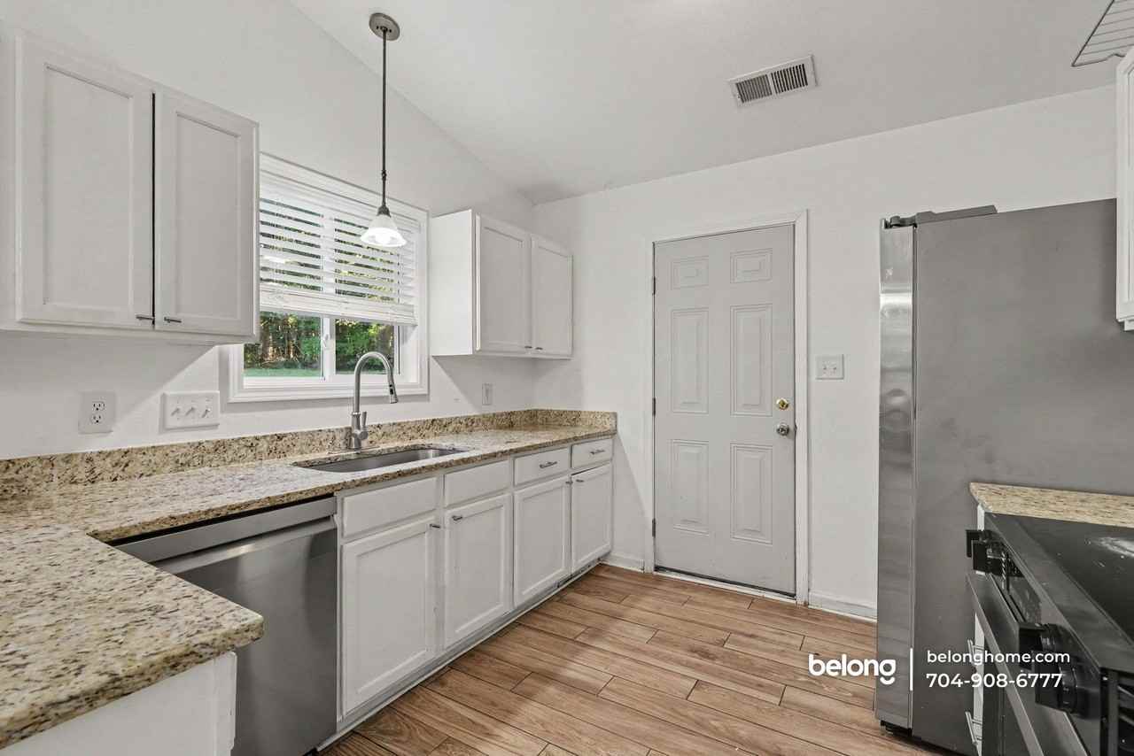 2634 Oasis Ln - Photo 5 of 16