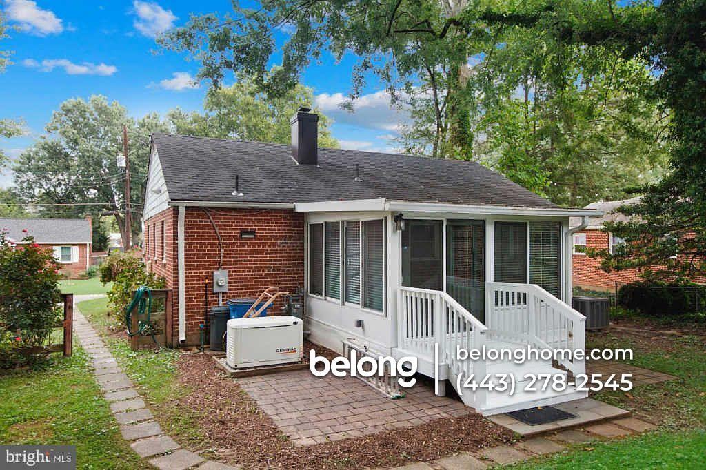 12108 Foley St - Photo 3 of 26