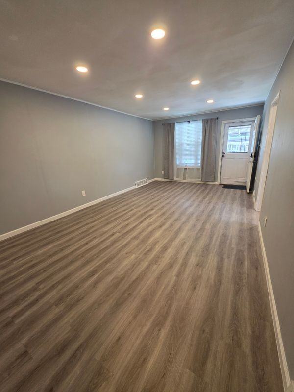208 Hoffman Rd - Photo 3 of 8