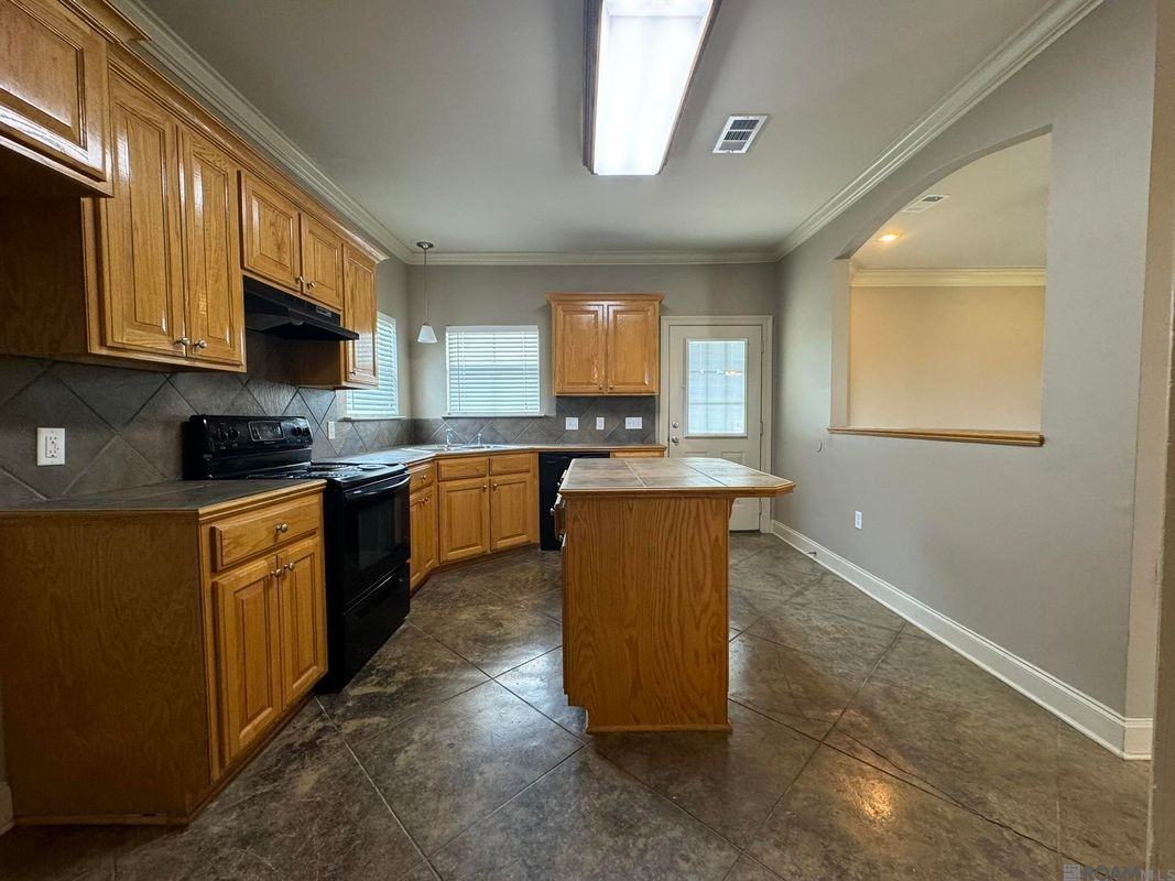 14369 Park Ave - Photo 3 of 24