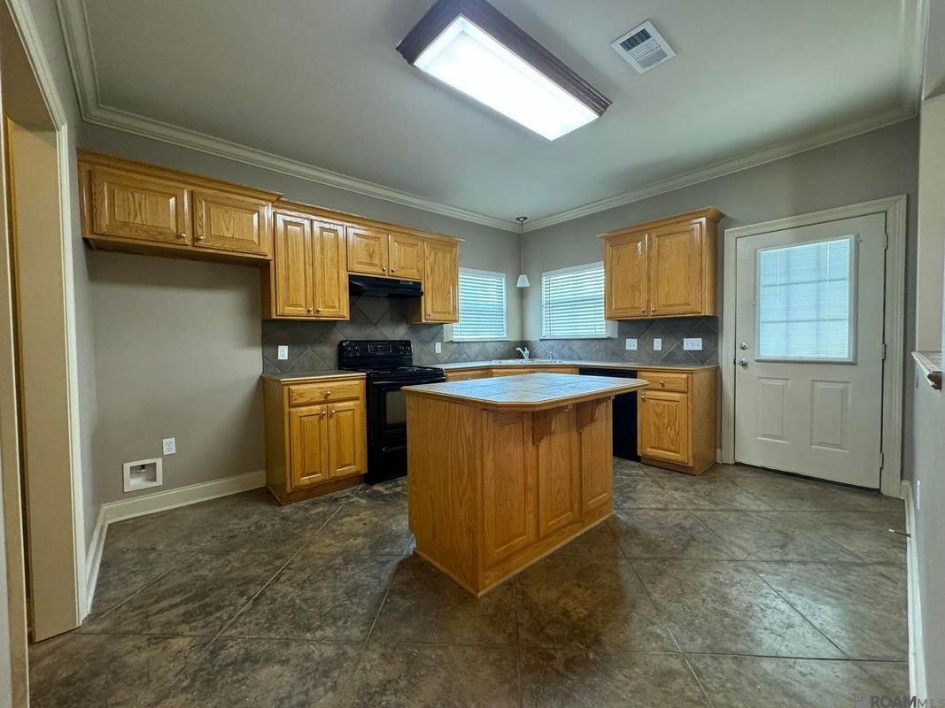14369 Park Ave - Photo 5 of 24