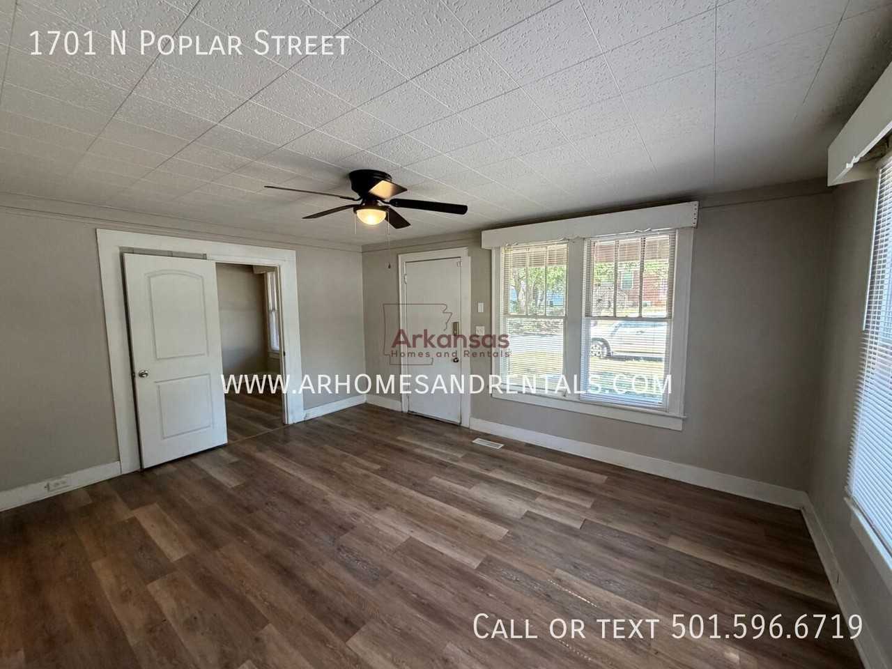 1701 N Poplar St - Photo 2 of 26
