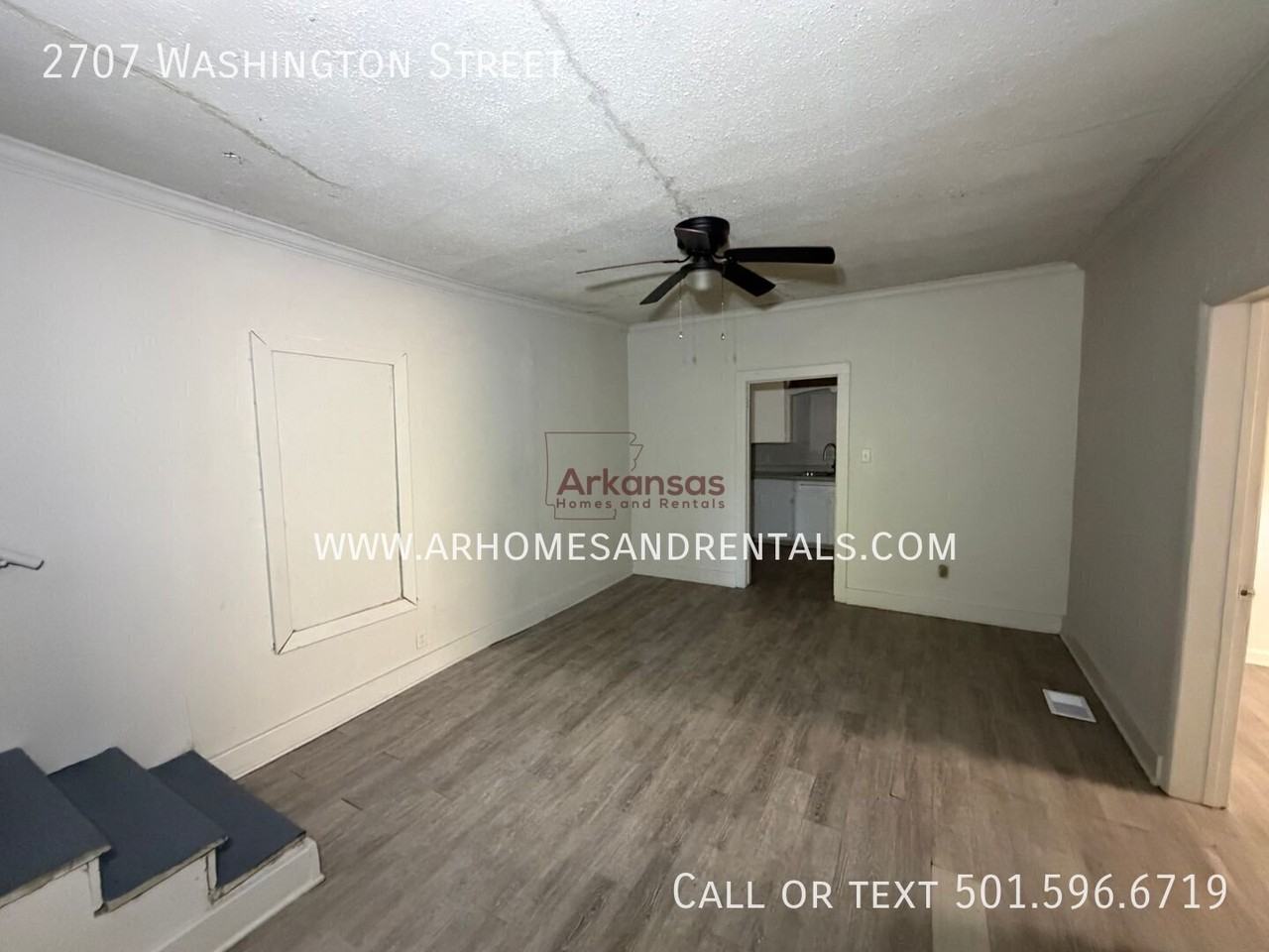 2707 Washington St - Photo 3 of 14