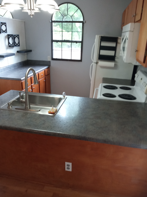 409 Reynolds St - Photo 4 of 46