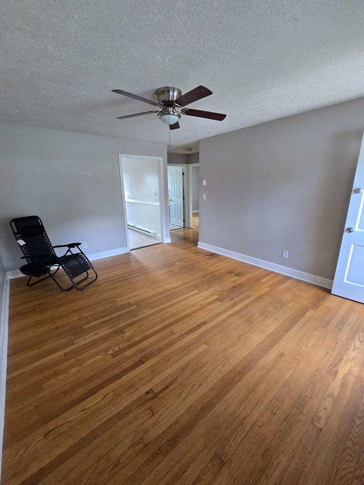 301 Culbreth Ave - Photo 5 of 44