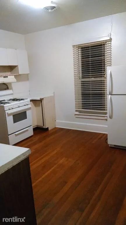 522 1/2 W Douglas St - Photo 3 of 4