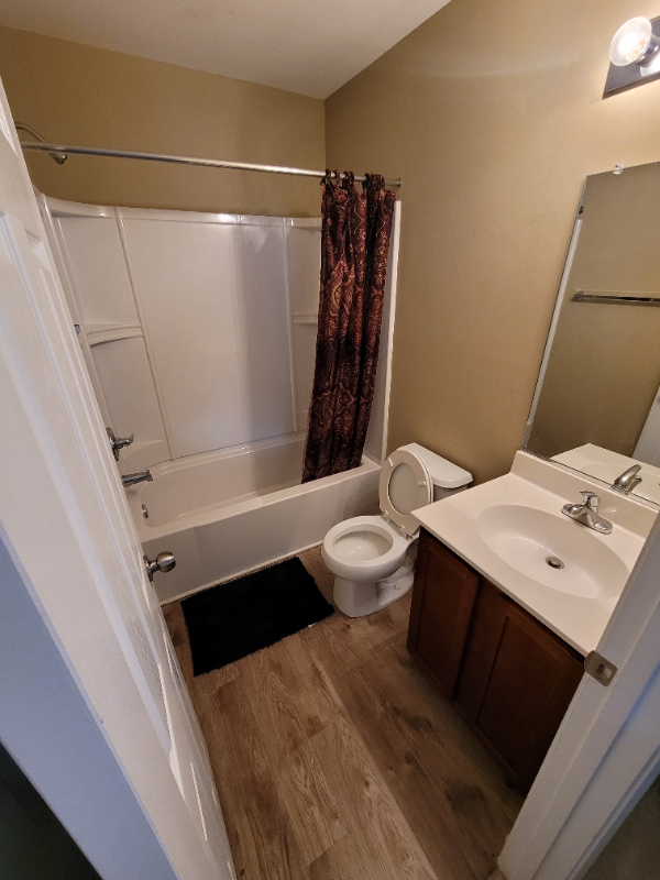 2510 Stadium Dr #C - Photo 6 of 8