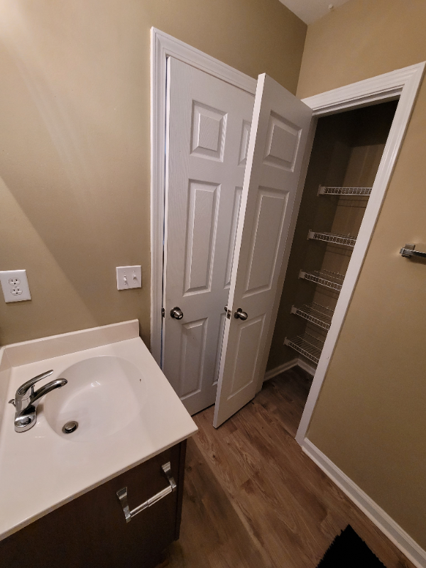 2510 Stadium Dr #C - Photo 7 of 8
